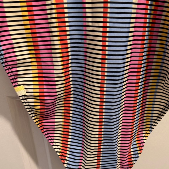 NWT Summersalt One Piece Swimsuit Sz. 6 - Picture 7 of 9